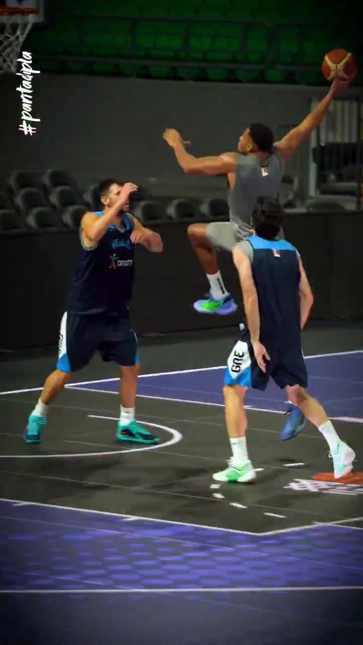 开云体育网址-这谁拦得住啊💪字母哥训练中一条龙举火烧天暴扣