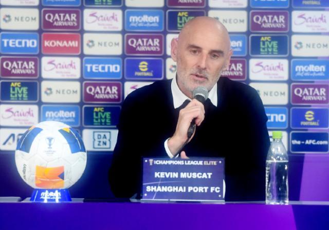 穆斯卡特反戈带着掌声离开 海港内部欣慰他的搏命