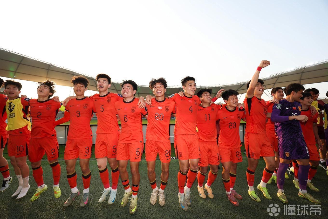 开云-苏东：今晚U23国足不要打对攻，要贯彻大脚加身体&amp;amp;二点加定位